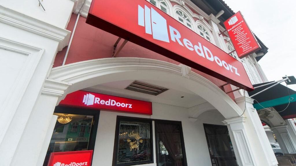 hotel, travel, RedDoorz