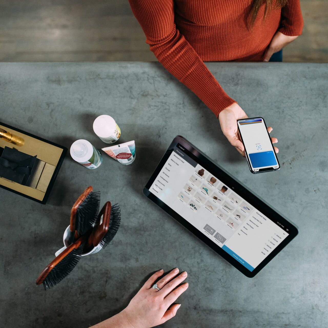 Fintech, smartphone digital banking
