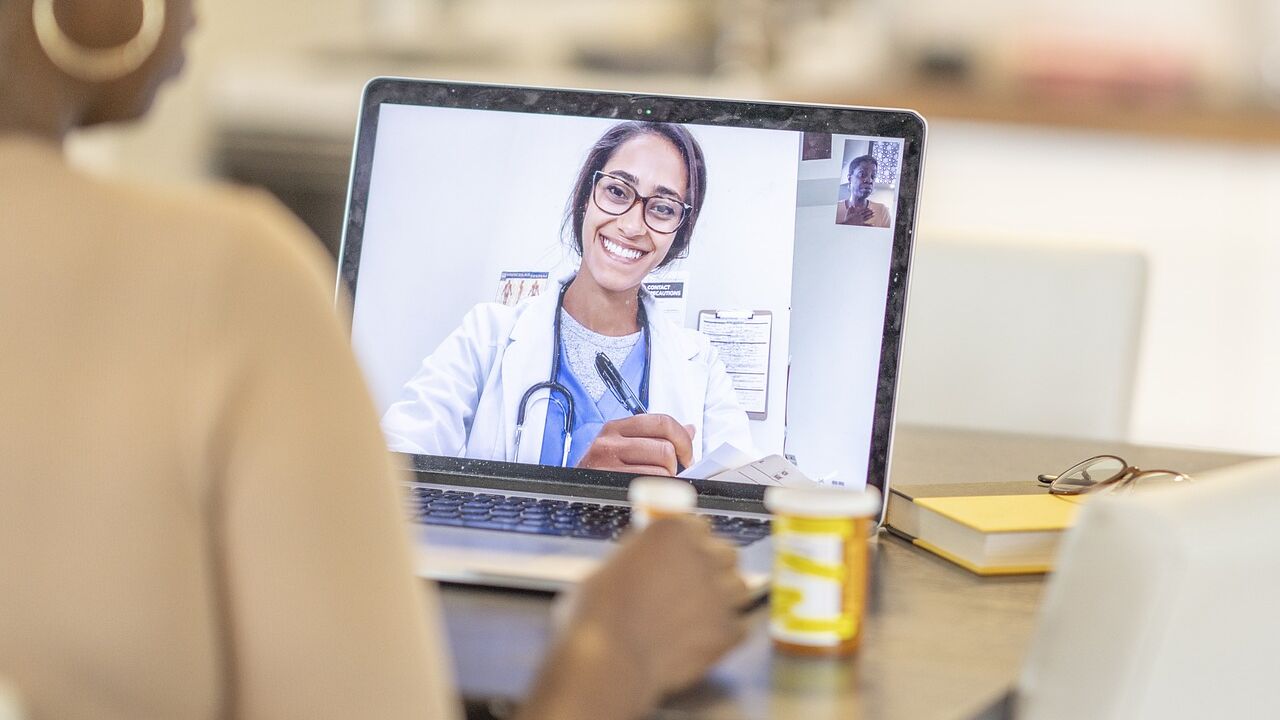 Telemedecine doctor MFine