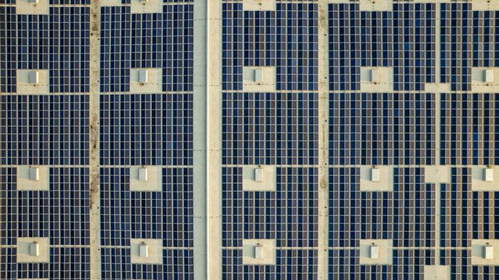 Two rows of rows of blue and white tiles