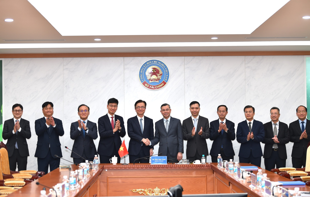 Samsung Pours Billions More Into Vietnam to Strengthen Global Tech Supply Chains