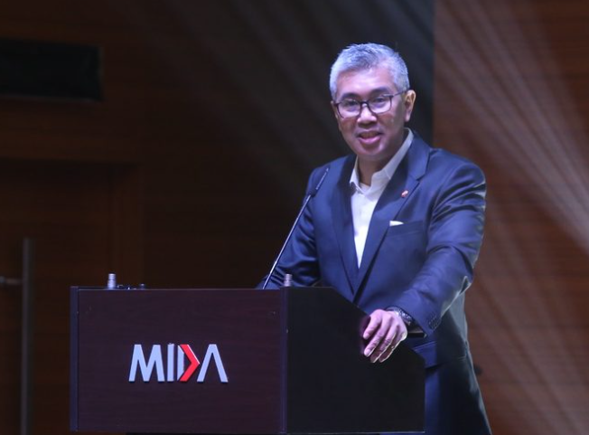 Malaysia's approved investments up 11.7% to MYR 218.5B in 1H2026, driven by data center and cloud projects; services lead with MYR 149.6B, foreign investments rise 18.5%